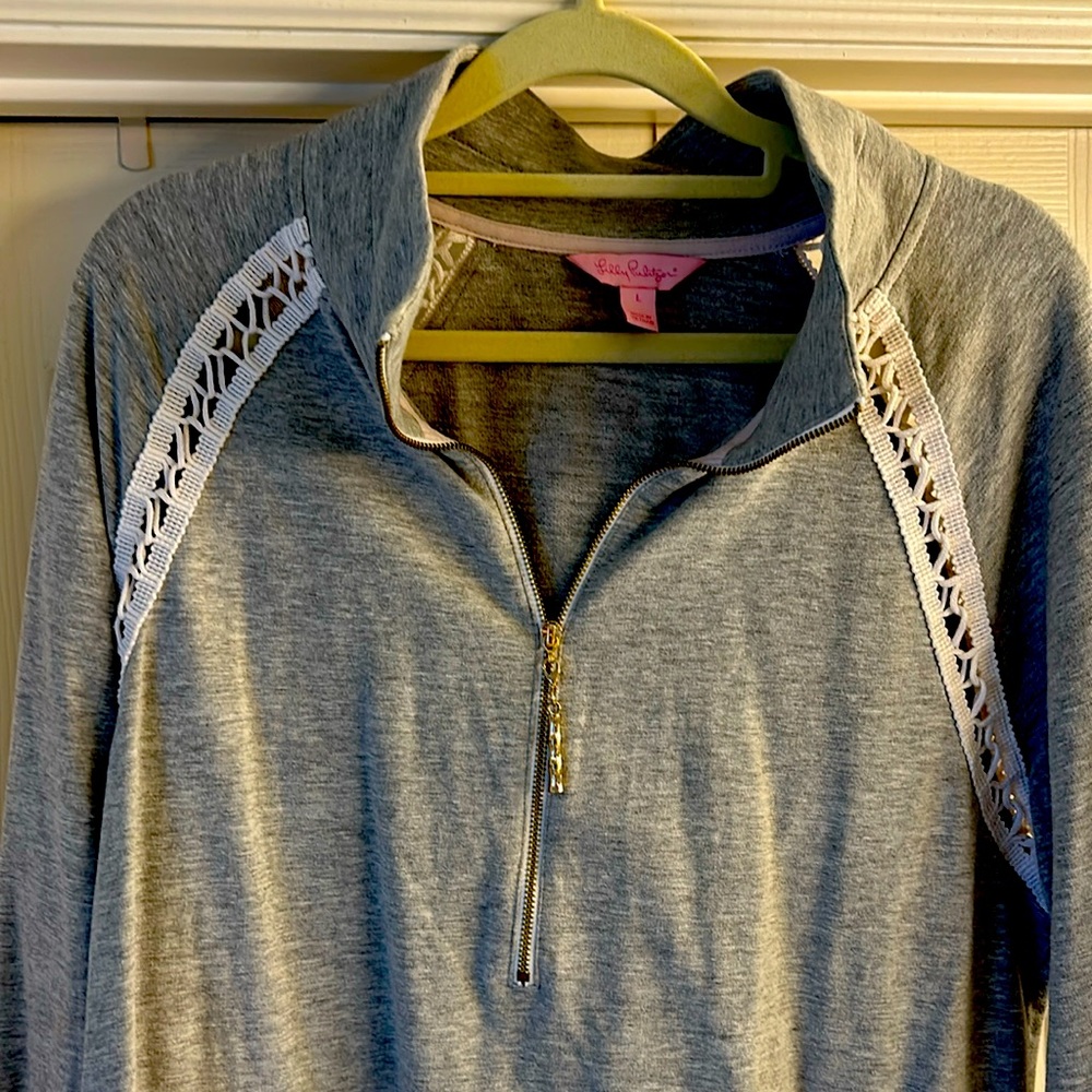 Lilly Pulitzer heather gray w/white crochet trim quarter zip Sz L Perfect LN
